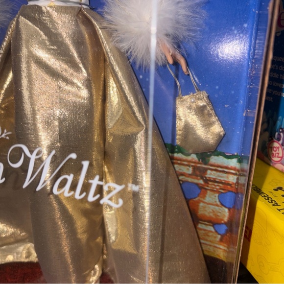 Barbie Golden Waltz Doll Special Edition 1998 Mattel No. 22976 - Picture 8 of 14